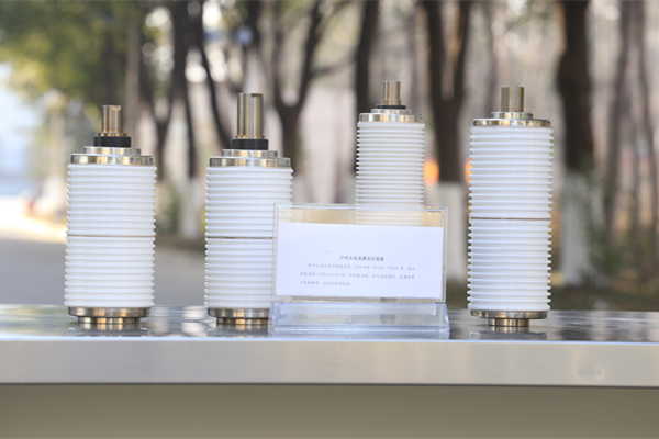 真空開(kāi)關(guān)管絕緣外殼采用玻璃材料，優(yōu)勢(shì)多多！